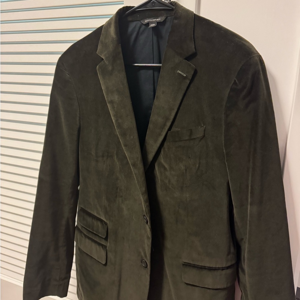 Banana Republic Men’s Tailored Slim Velvet Blazer, Olive, Size 42R